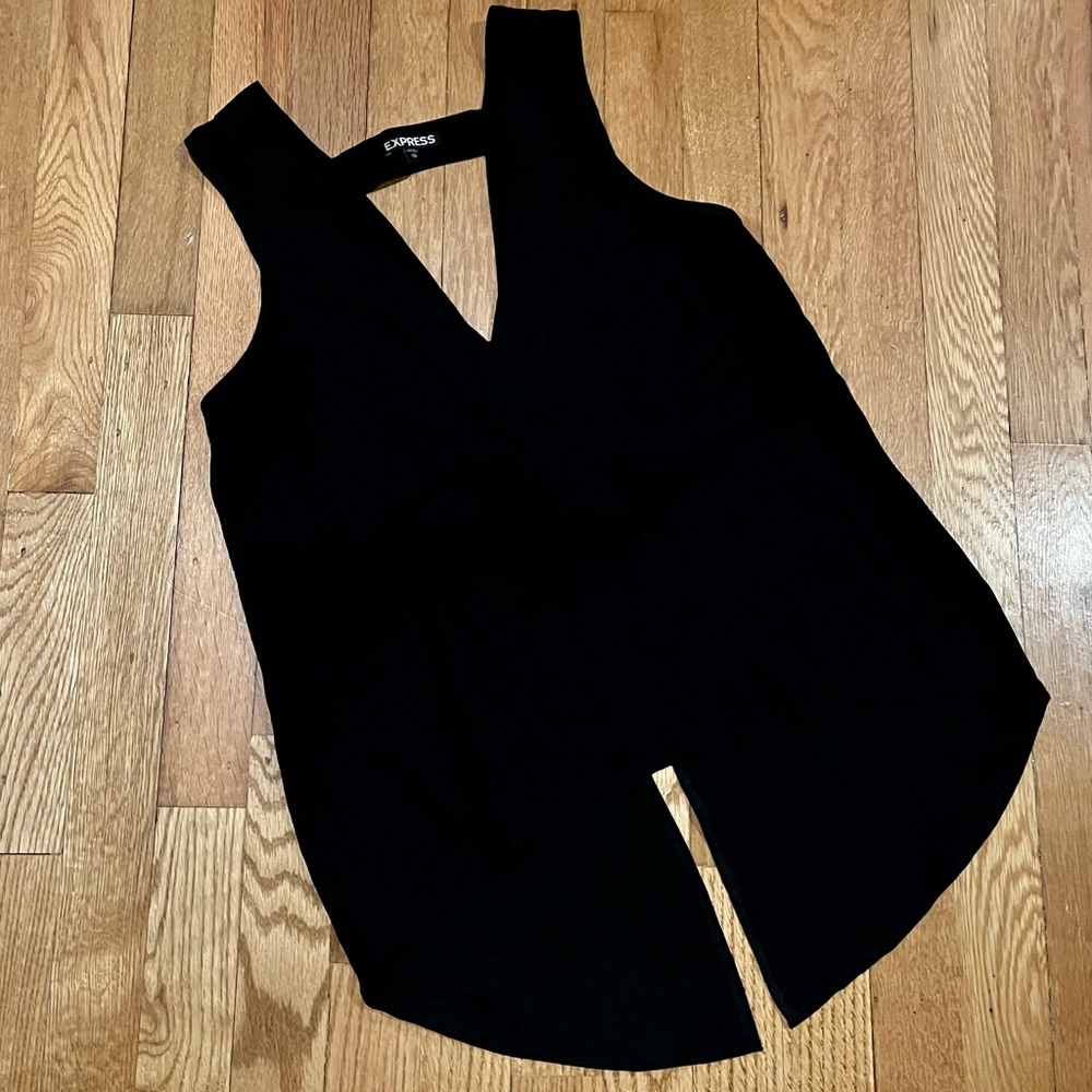 Deep V high-low tank top
